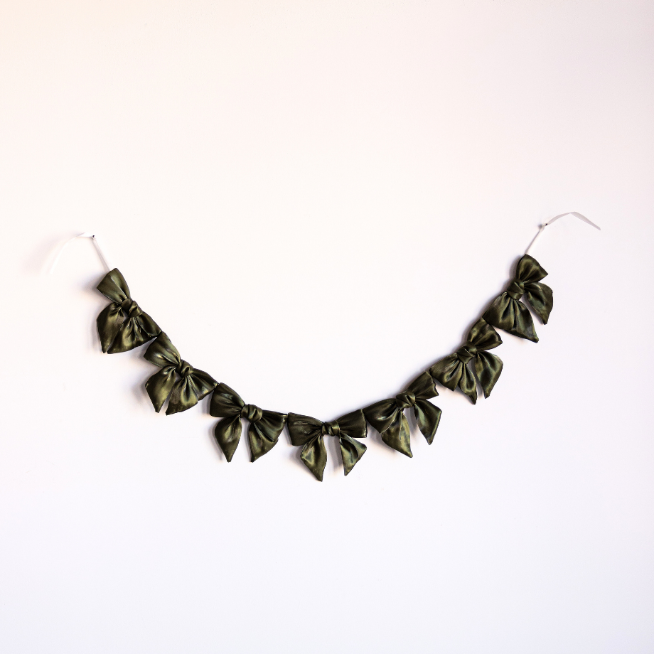Guirlande de nœuds en gaze vert olive