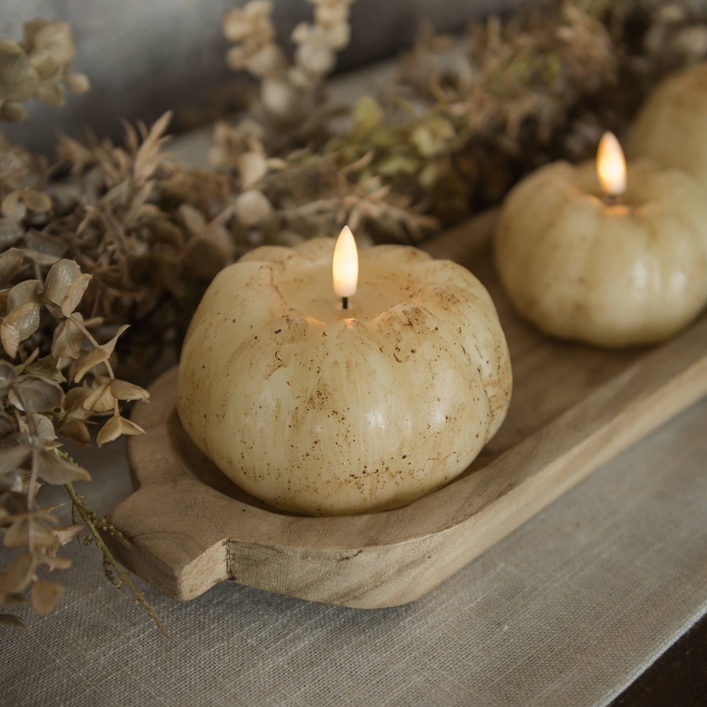 BOUGIE CITROUILLE COURTE À FLAMME 3D CRÈME 3,5"